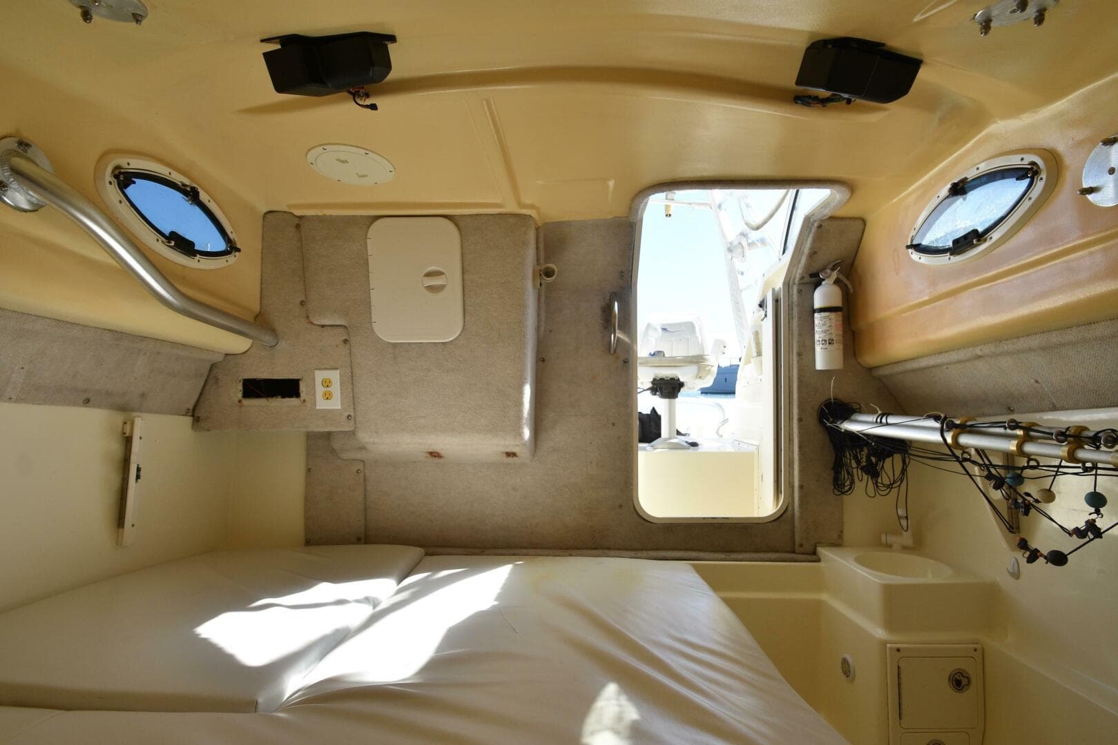 2003 World Cat 270 EC