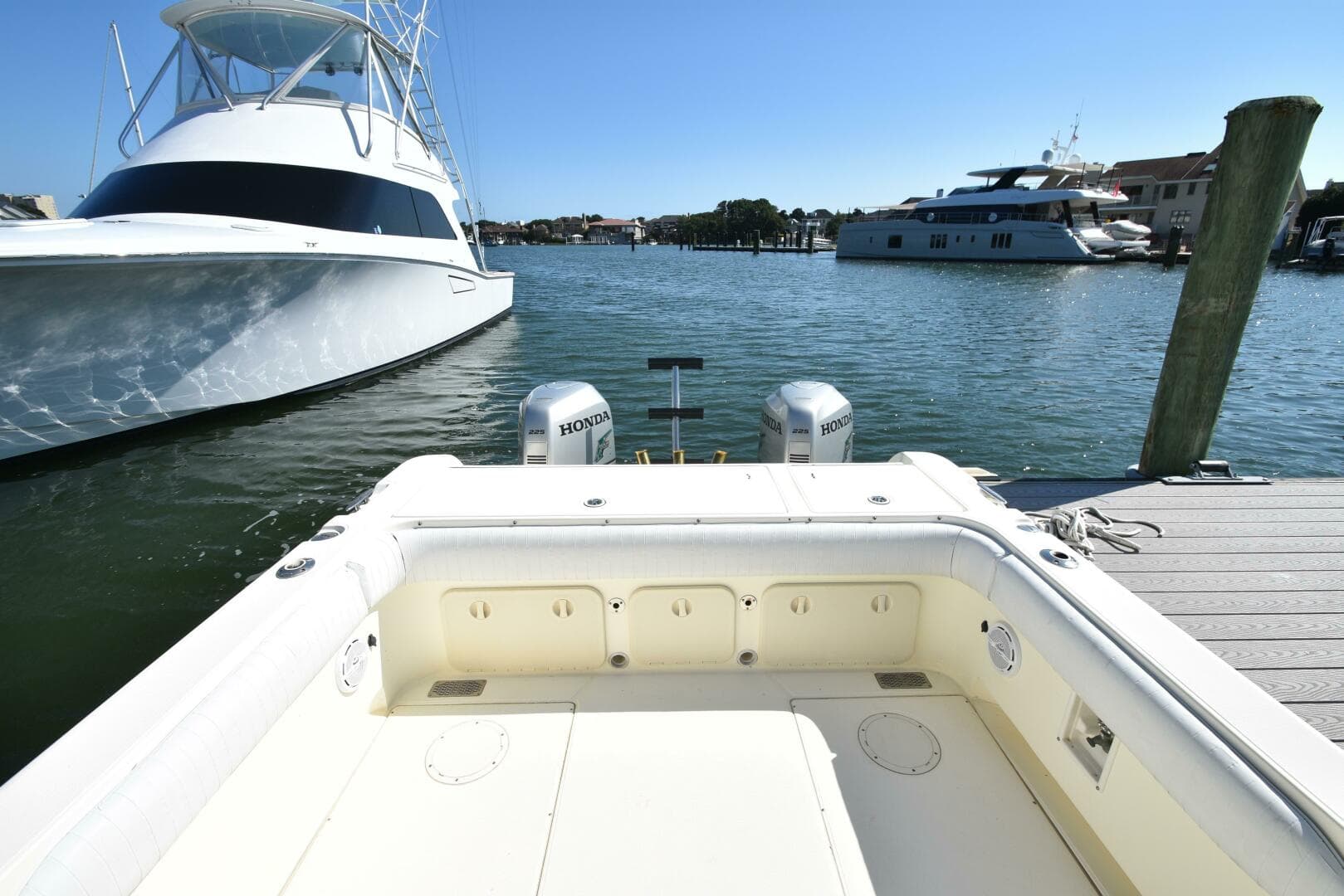 2003 World Cat 270 EC
