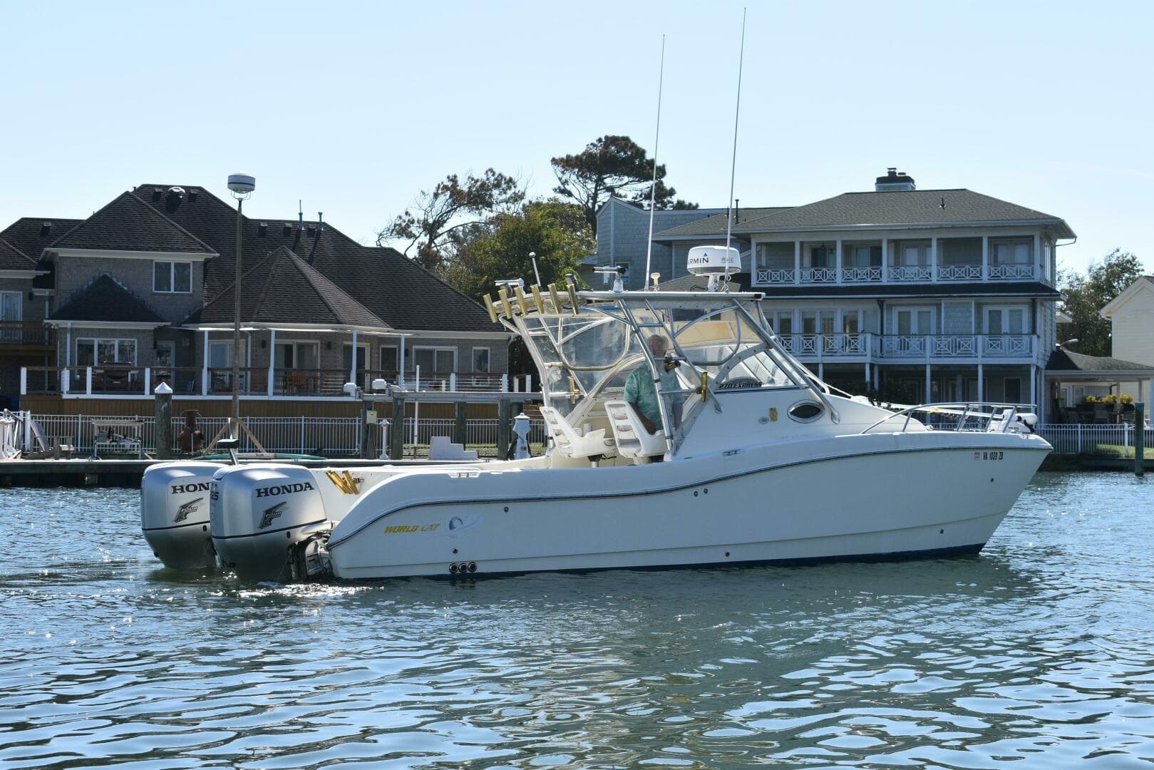 2003 World Cat 270 EC