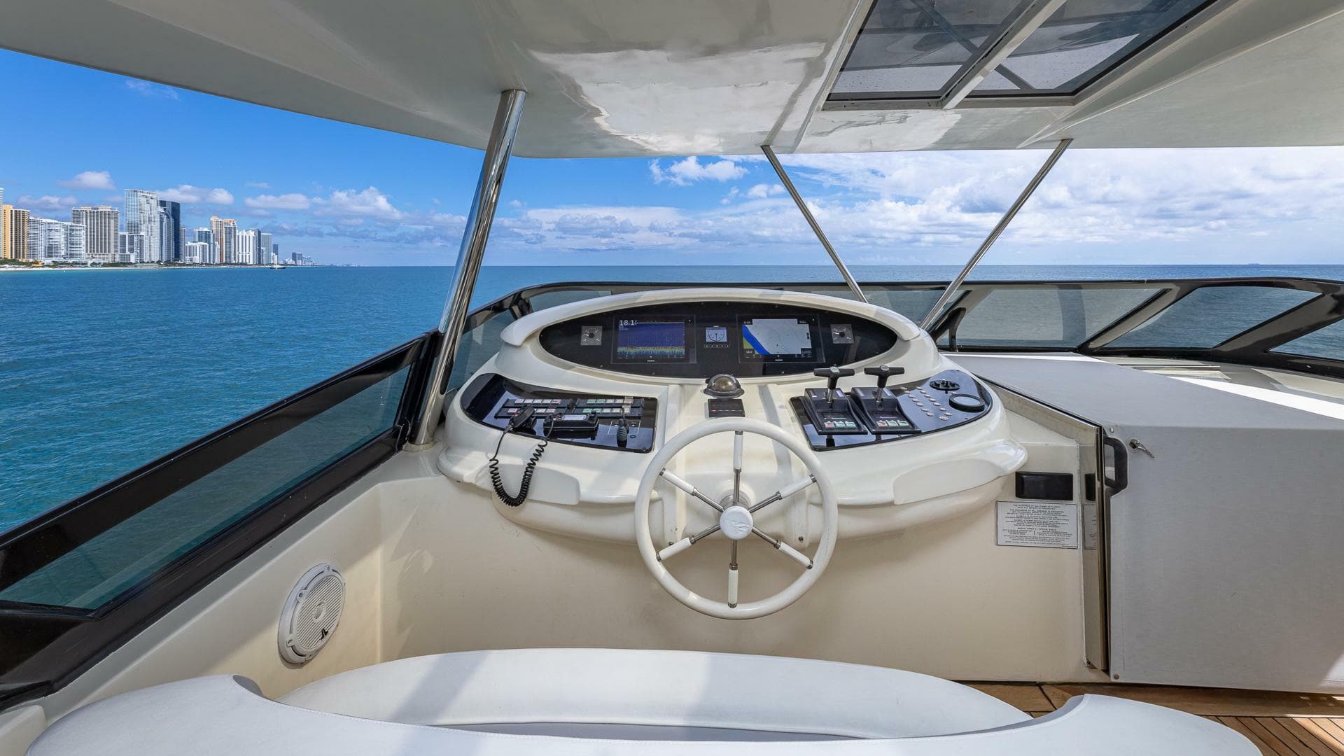 2000 Azimut 