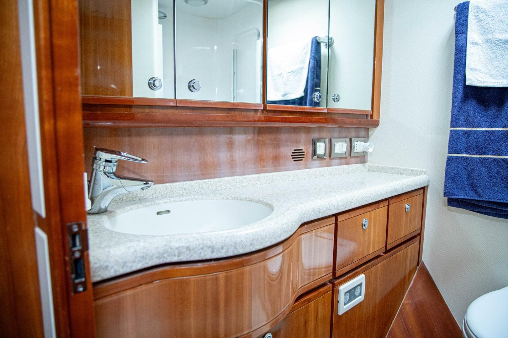 2006 Bertram 510 Convertible