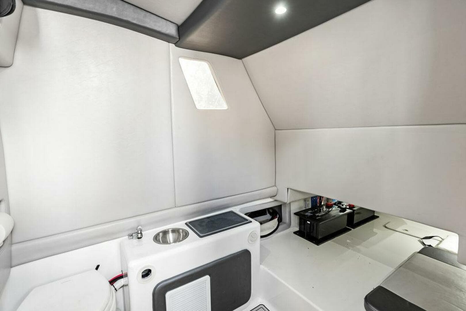 2020 Front Runner 39 CC