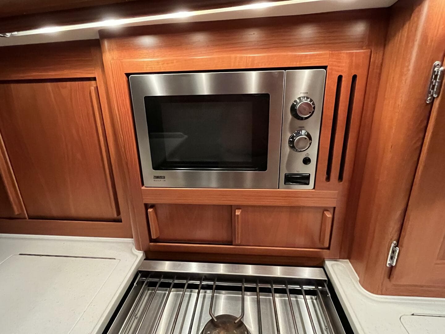 2003 Fantasi 44 Pilot House