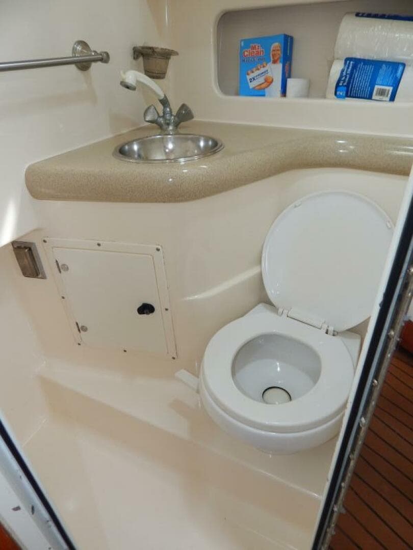 1998 Pursuit 3000 Express