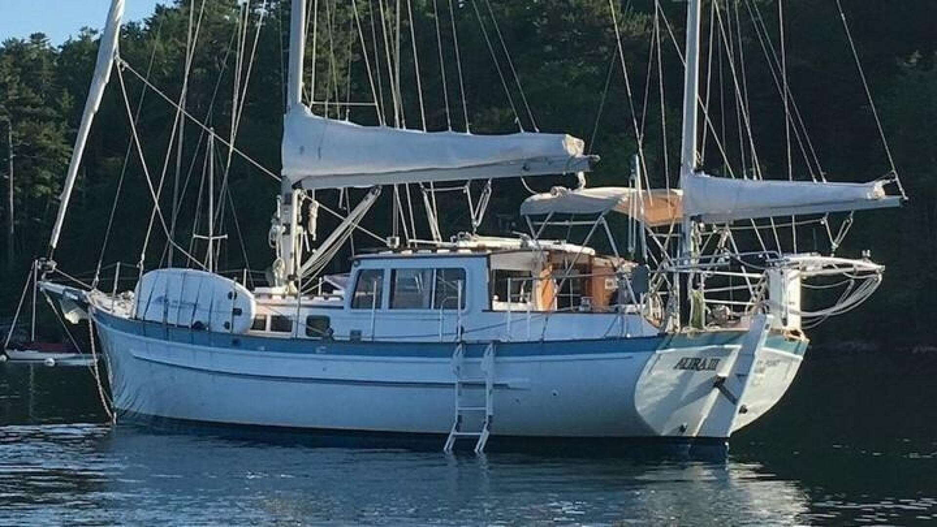 Port Mooring Shot Close Up