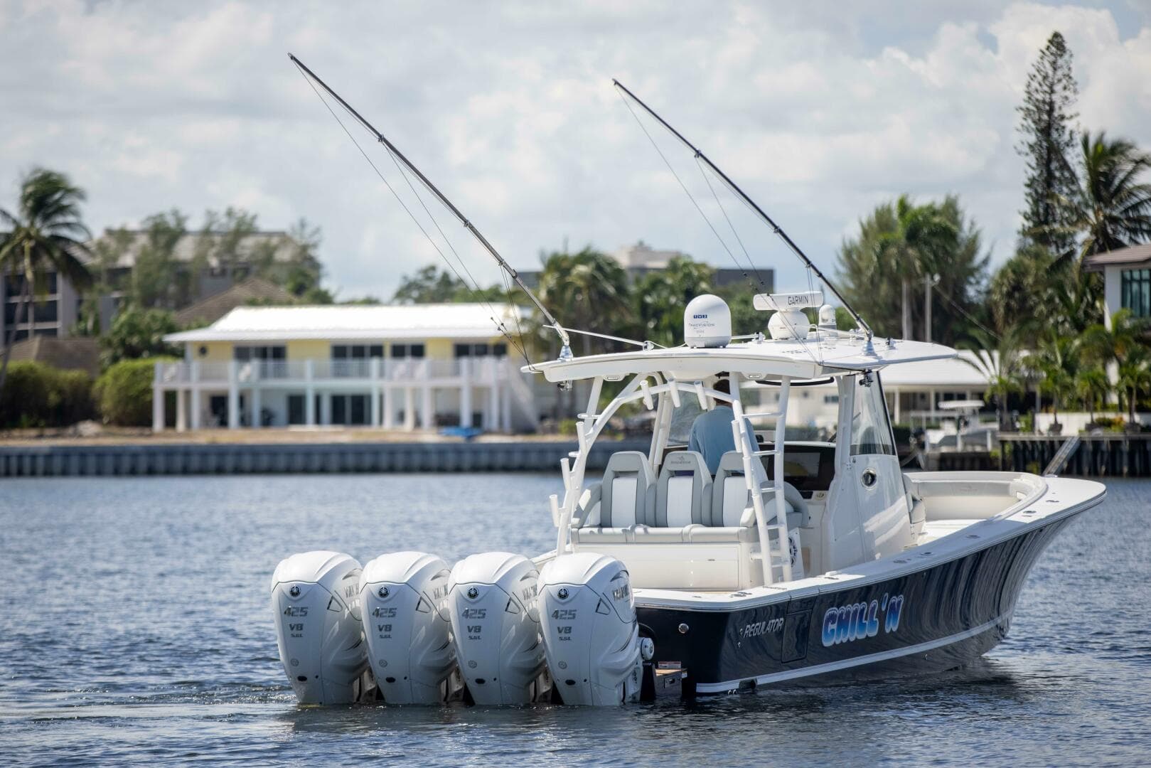 Regulator 41 2021 - Exterior Profile