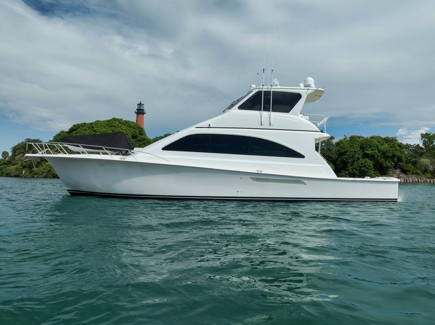 Ocean 57 Positive Attitude - Exterior Profile