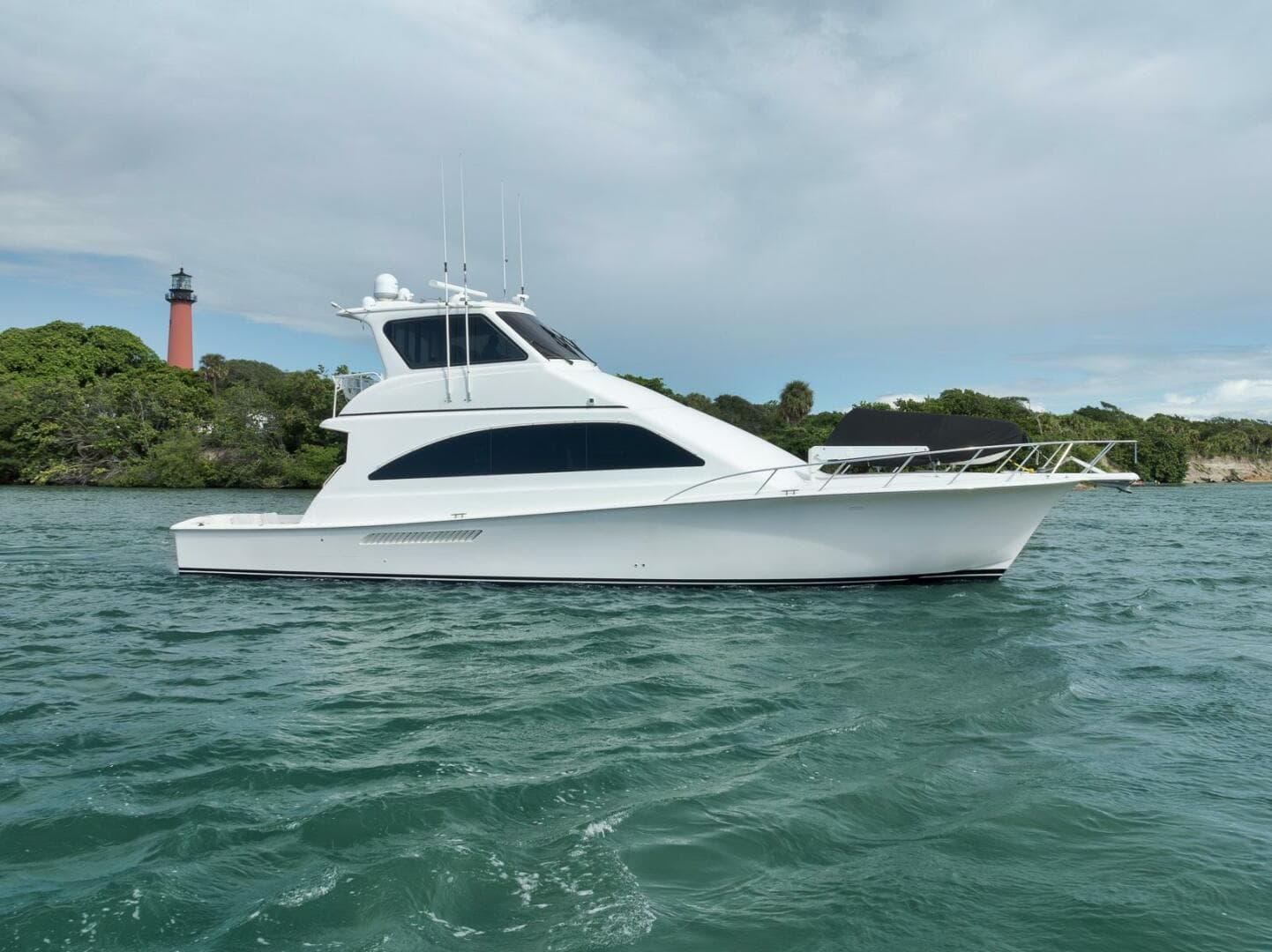 Ocean 57 Positive Attitude - Exterior Profile