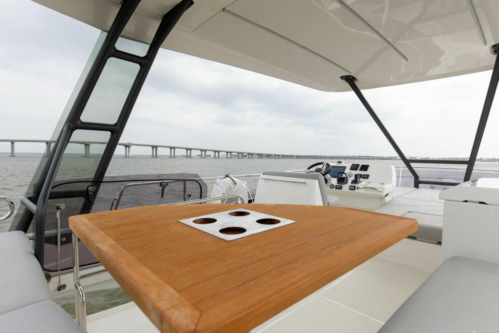 2023 Prestige 460 Flybridge "Pass-N-Bye"