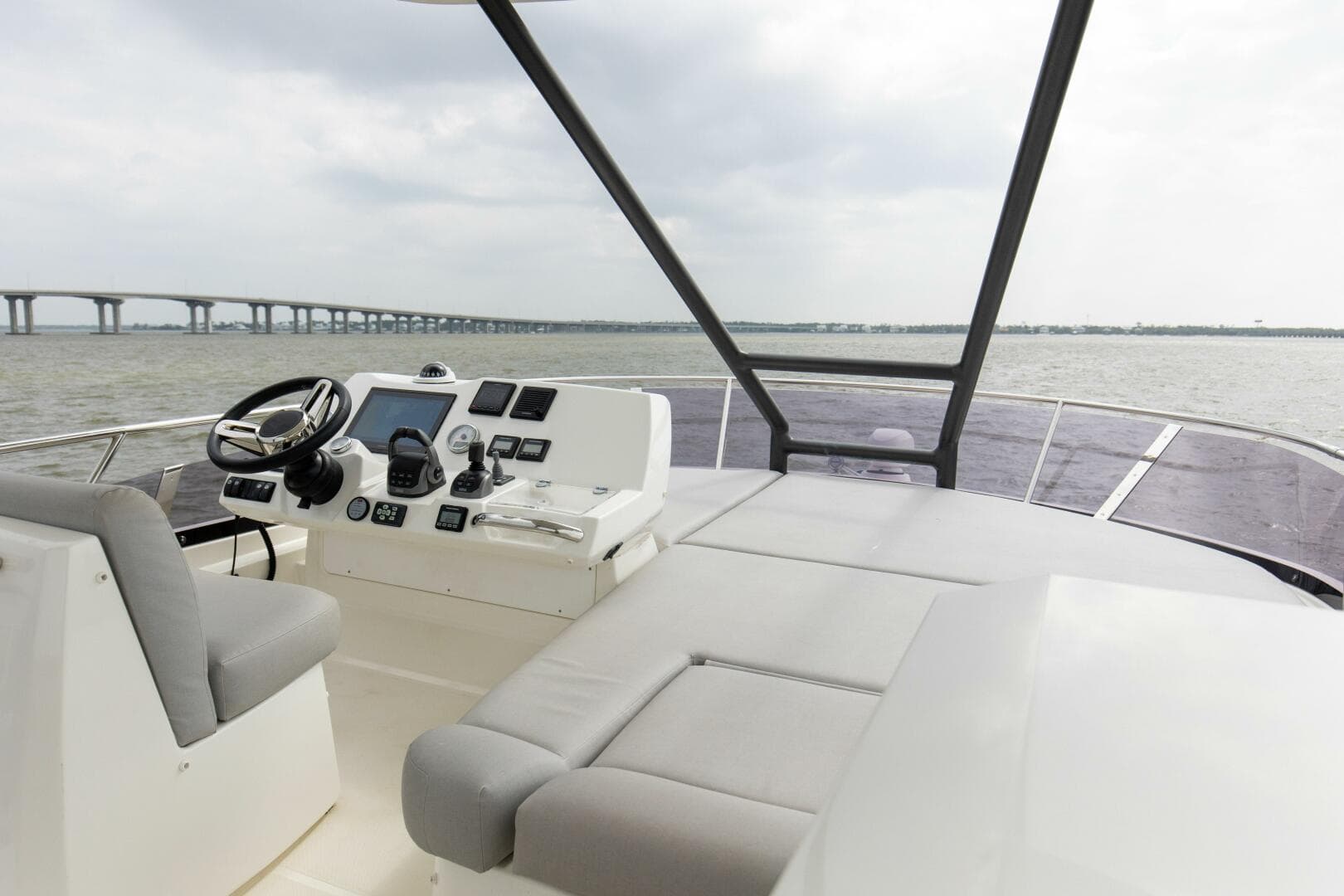 2023 Prestige 460 Flybridge "Pass-N-Bye"