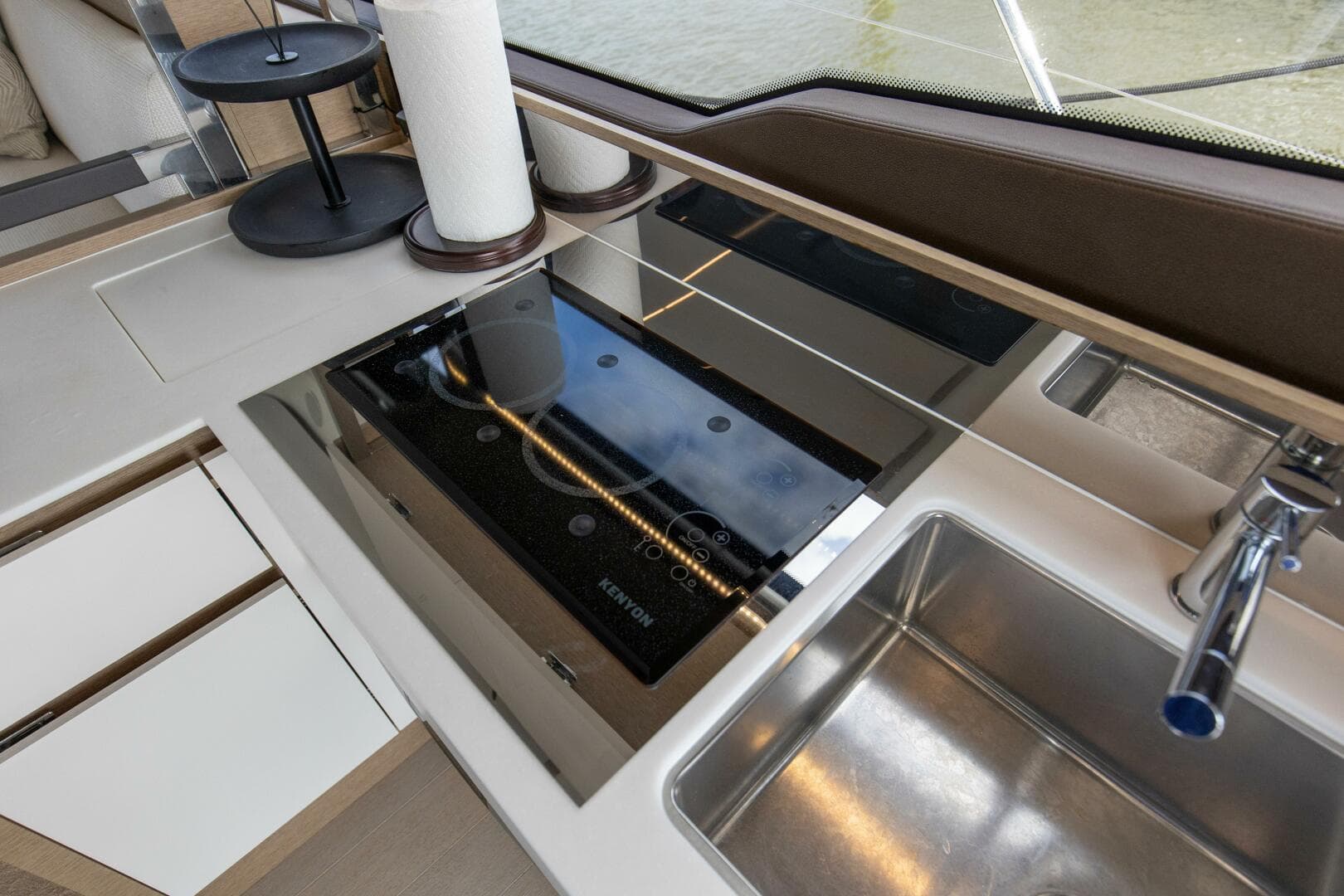 2023 Prestige 460 Flybridge "Pass-N-Bye"