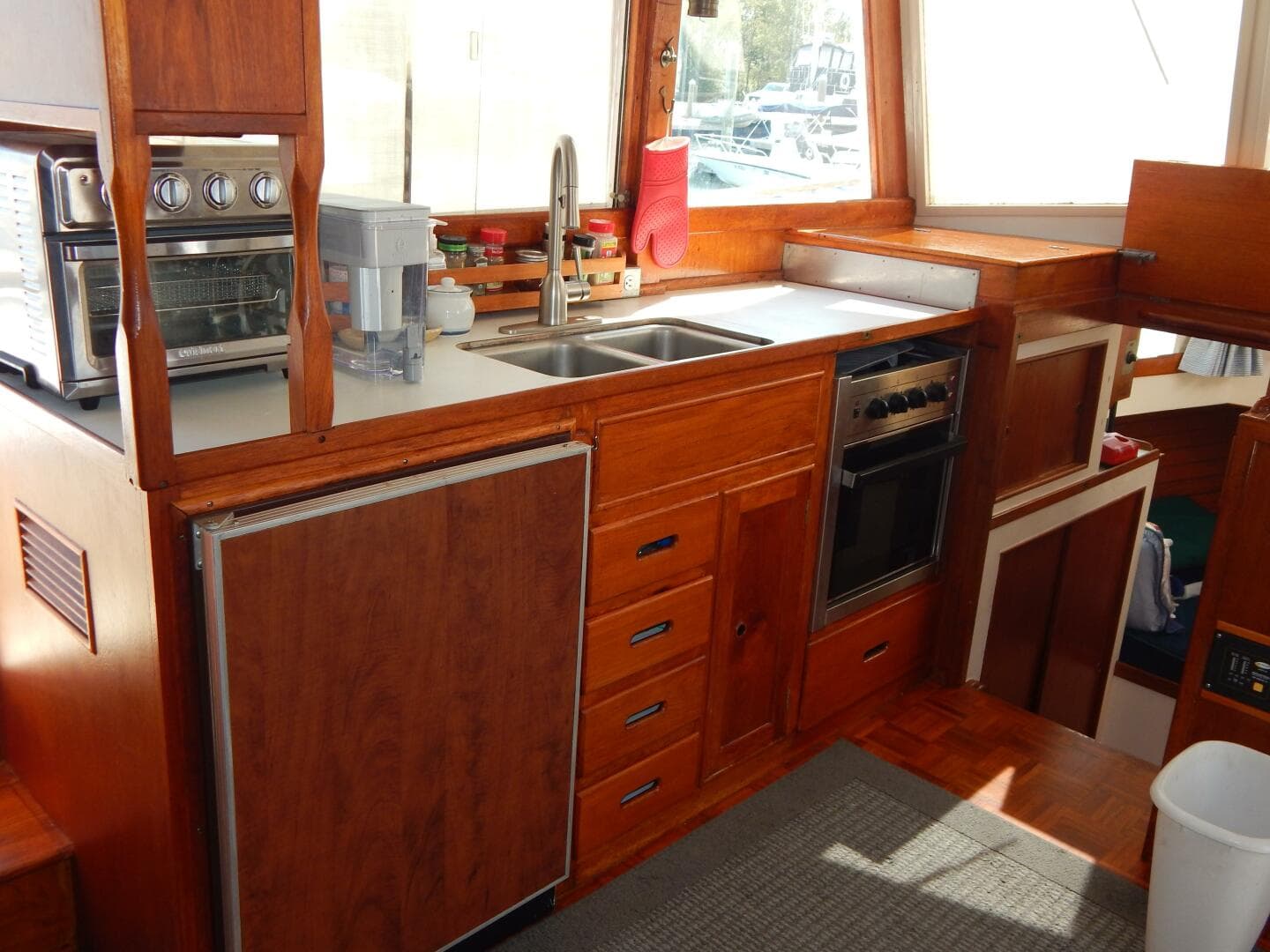 1976 Grand Banks 42 Classic