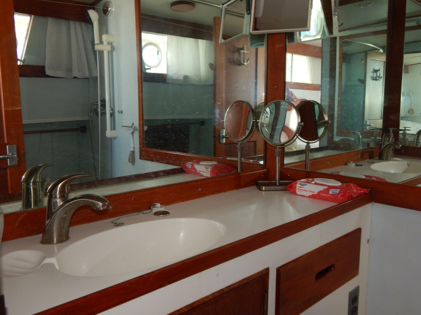 1976 Grand Banks 42 Classic