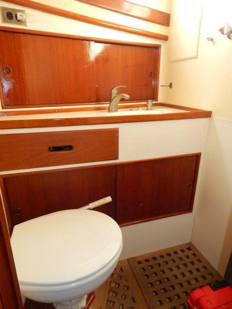 1976 Grand Banks 42 Classic