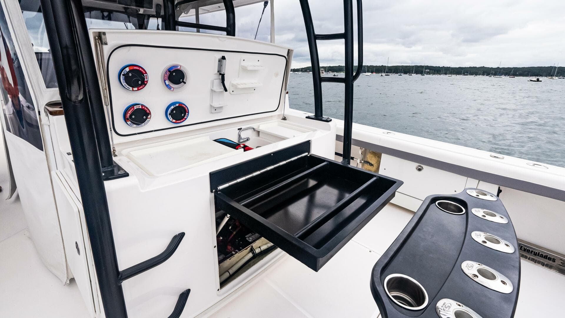 2017 Everglades 435 CC