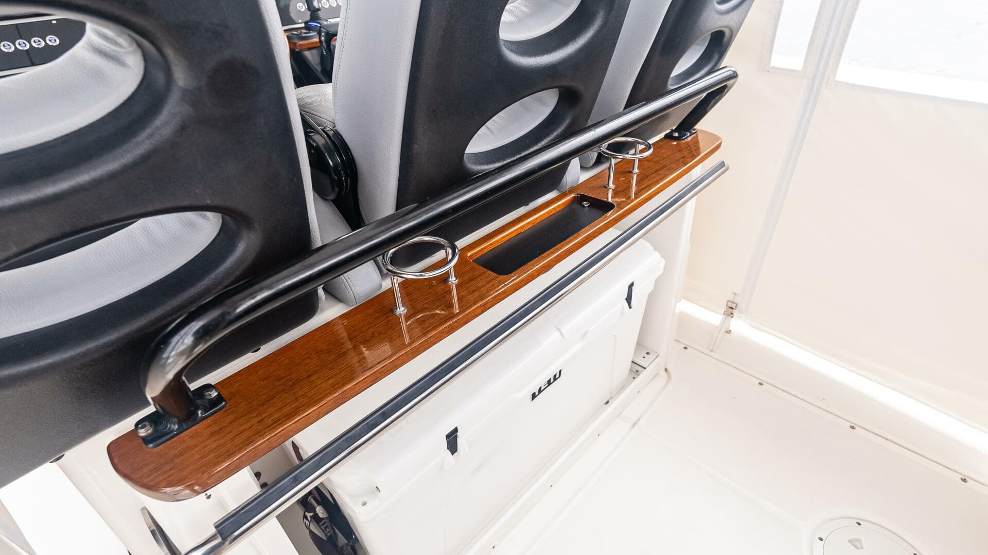 2017 Everglades 435 CC