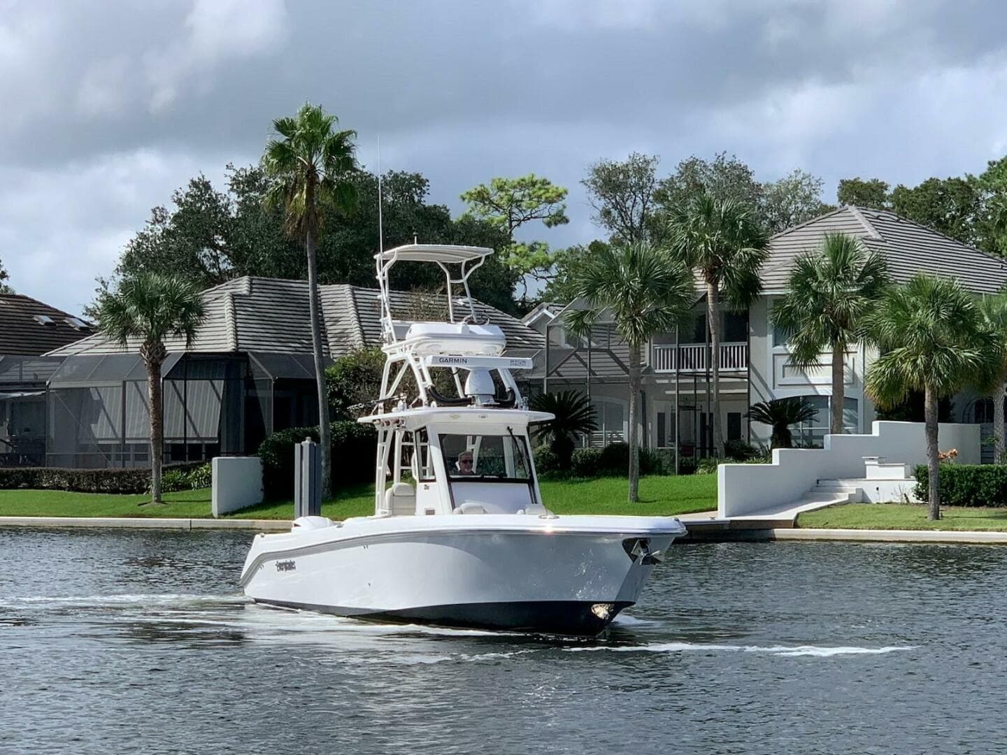 Everglades 32 Dauntless 325CC- Profile