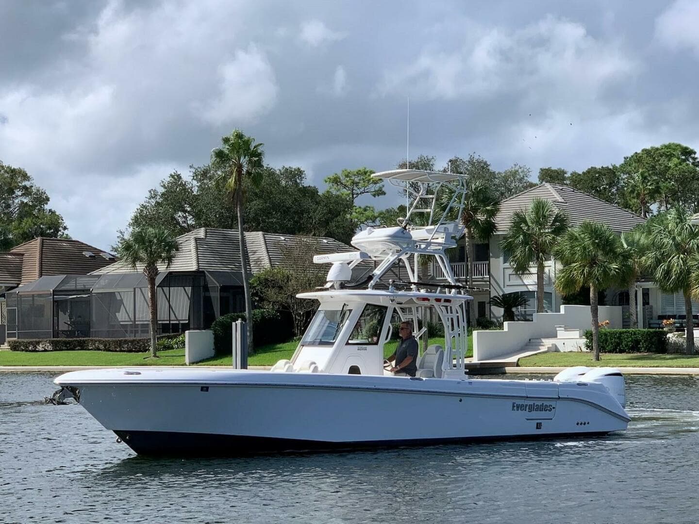 Everglades 32 Dauntless 325CC- Profile