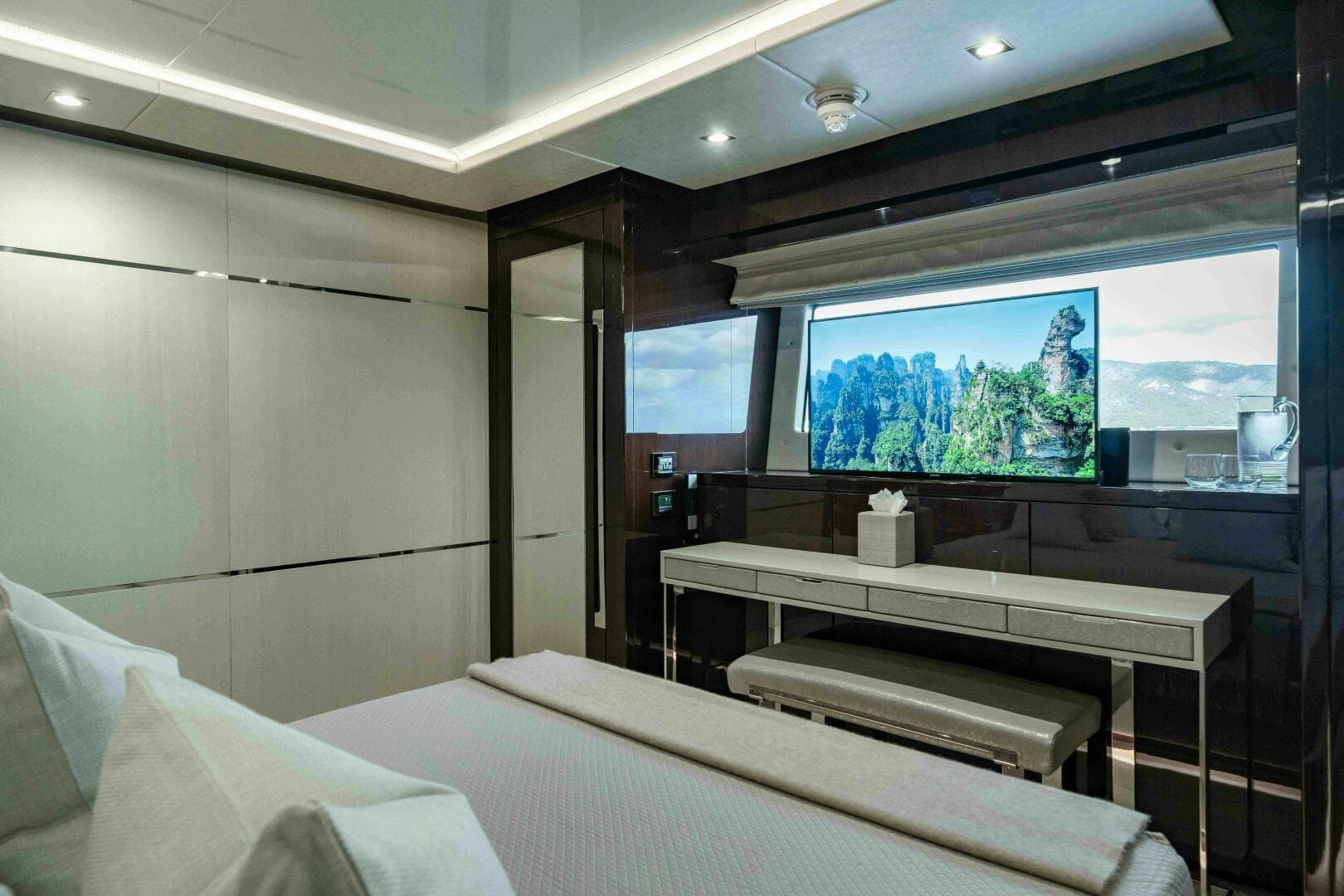 2016 Sunseeker Sunseeker 131 Yacht