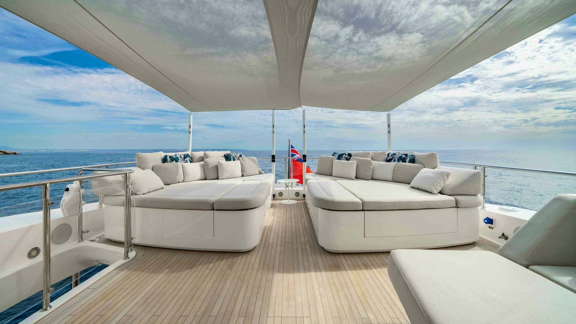 2016 Sunseeker Sunseeker 131 Yacht