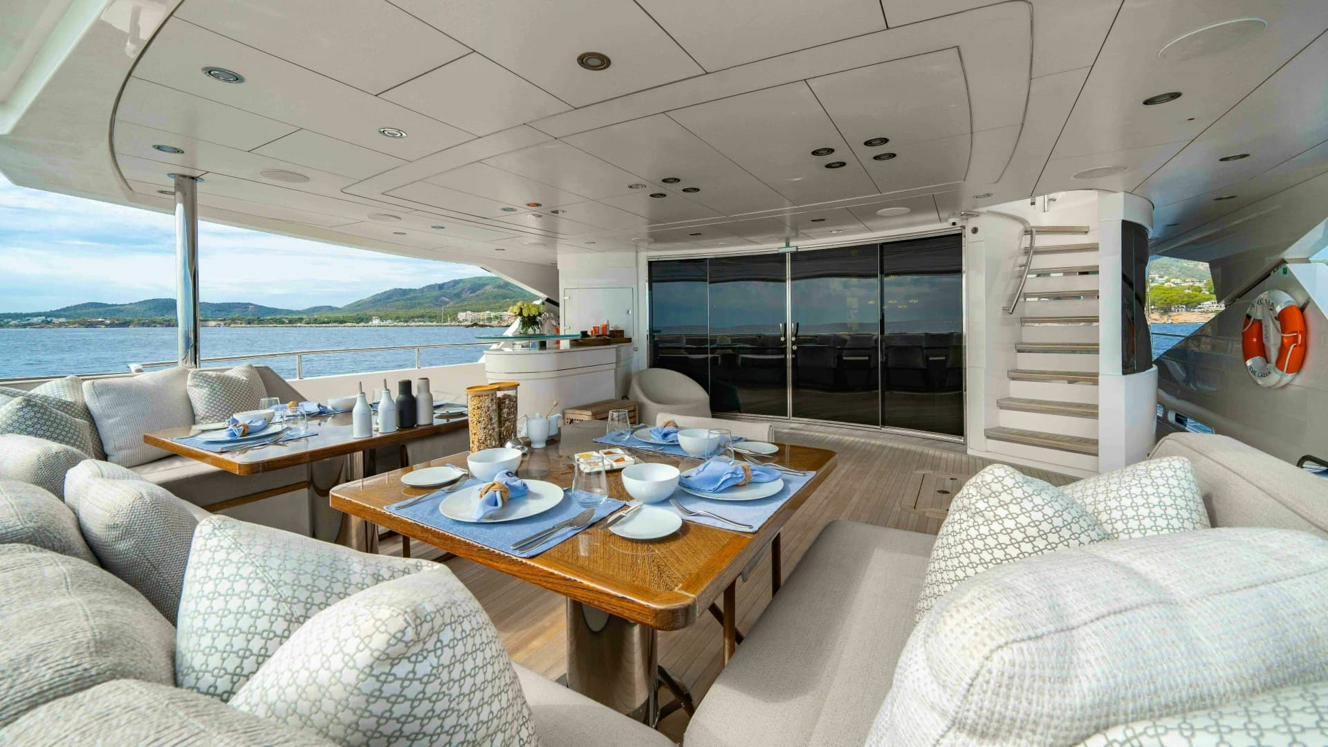 2016 Sunseeker Sunseeker 131 Yacht