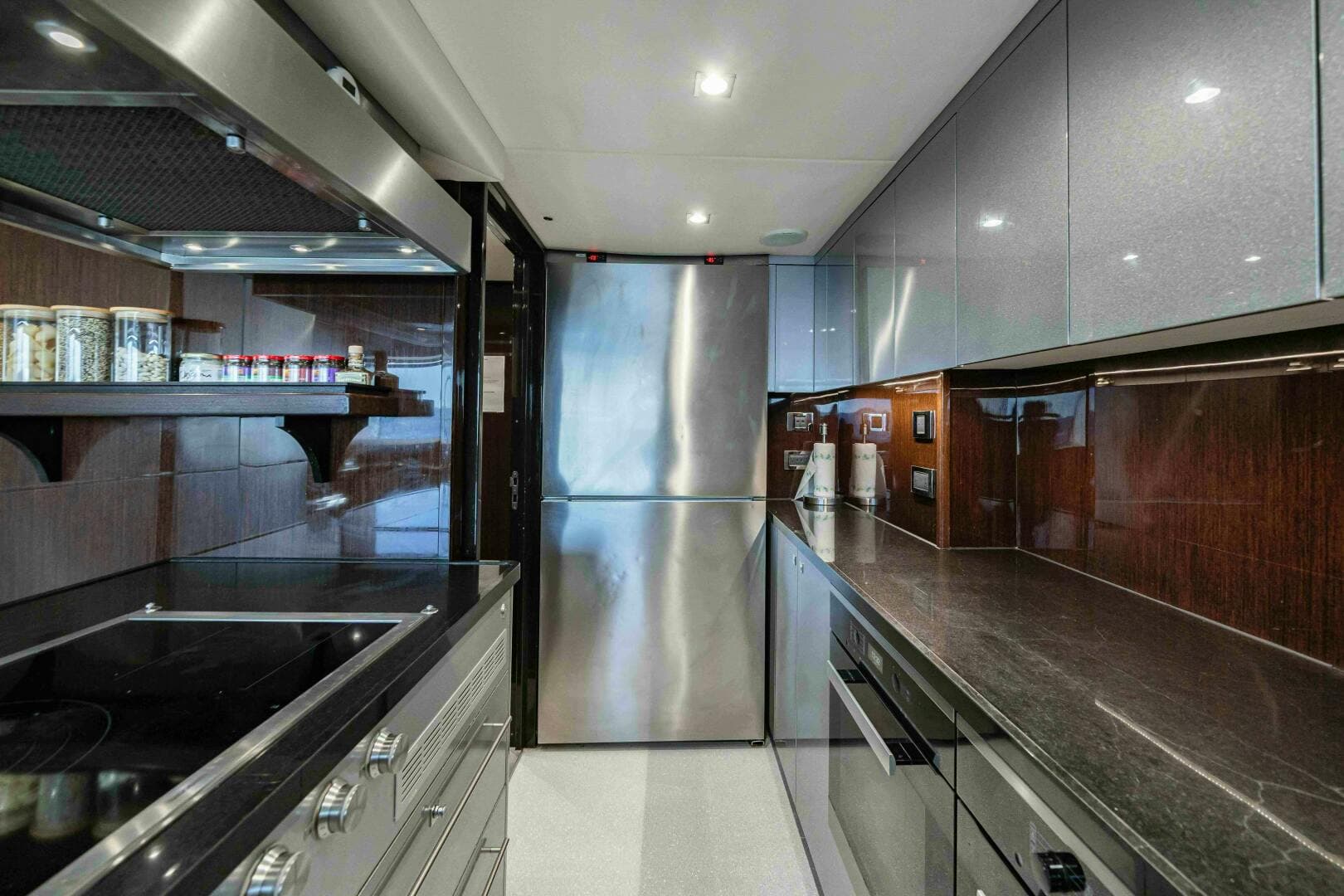 2016 Sunseeker Sunseeker 131 Yacht