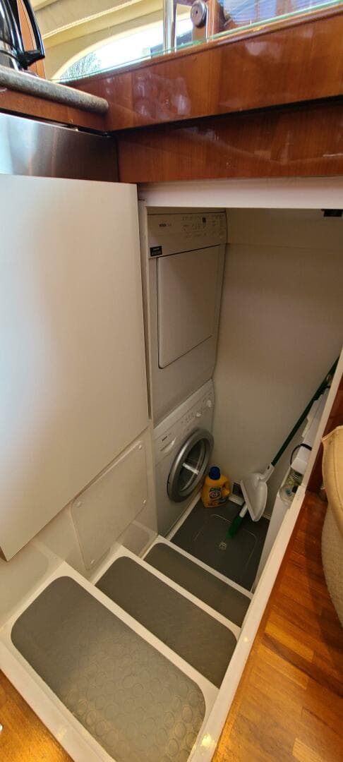 2006 Viking Sport Cruisers 61 Flybridge