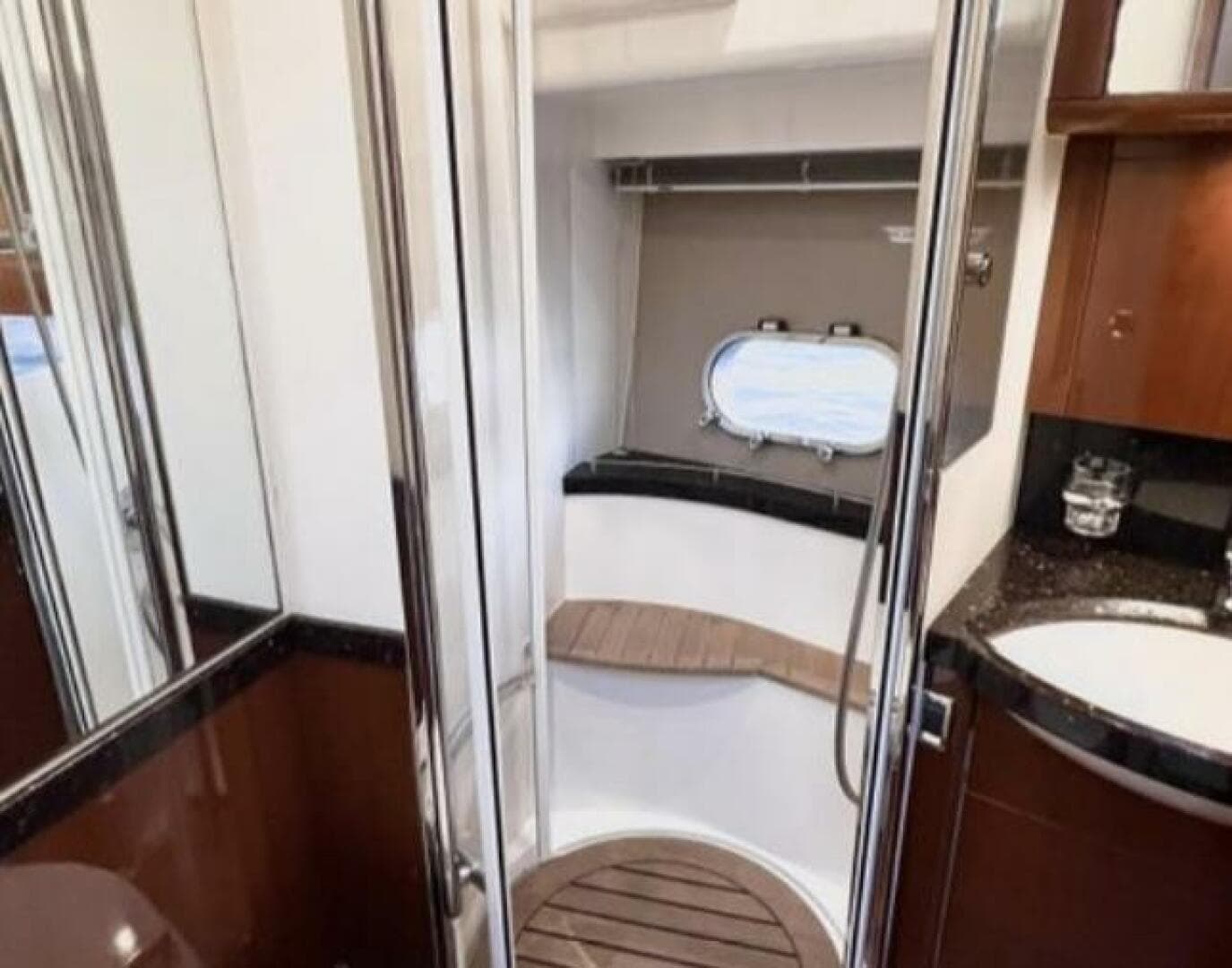 2008 Viking Princess 67 Flybridge