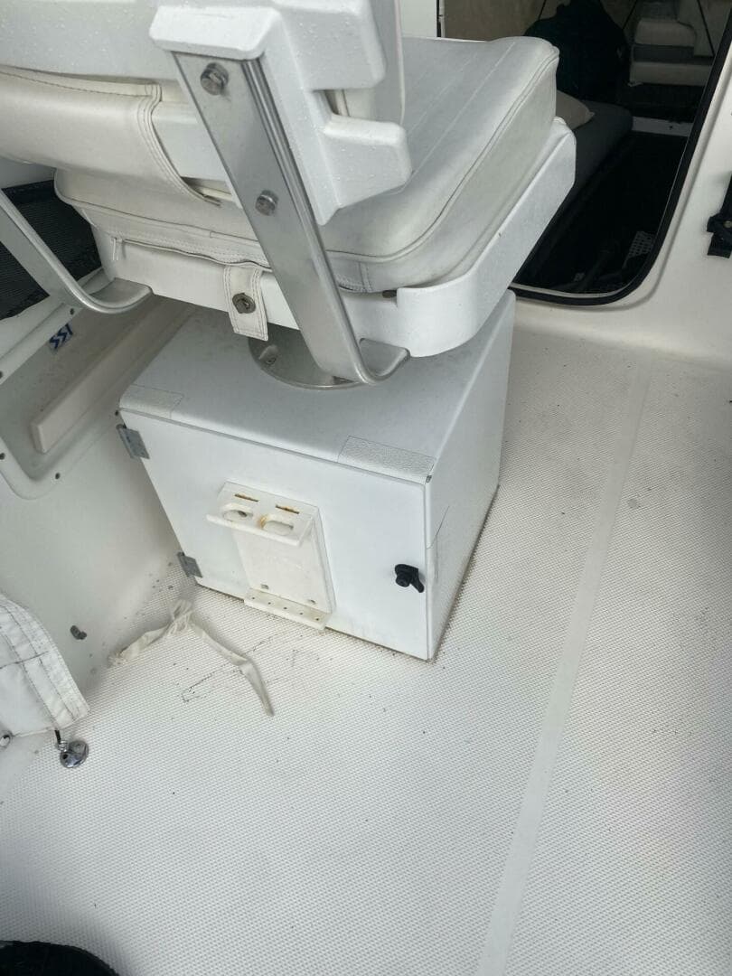 1999 Bayliner 2052 Trophy