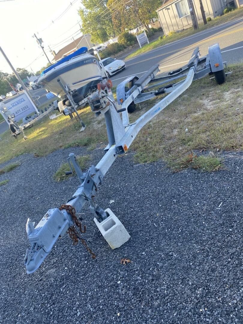 1999 Bayliner 2052 Trophy