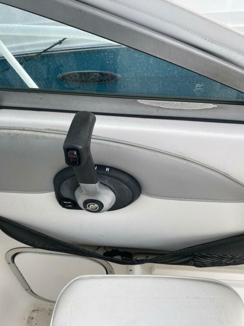 1999 Bayliner 2052 Trophy