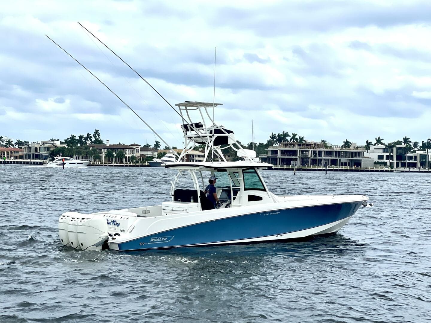 2013 Boston Whaler 370 Outrage