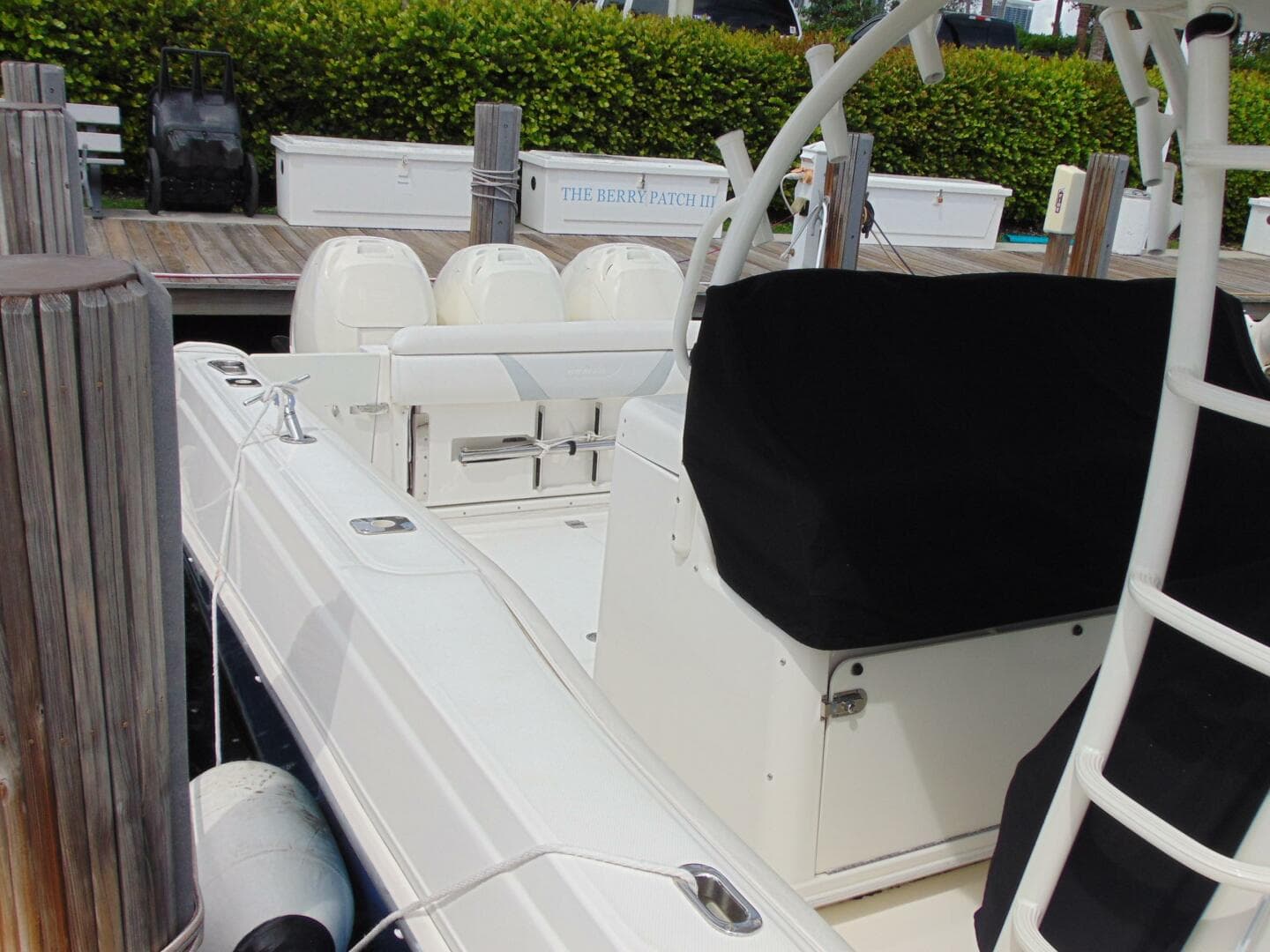 2013 Boston Whaler 370 Outrage