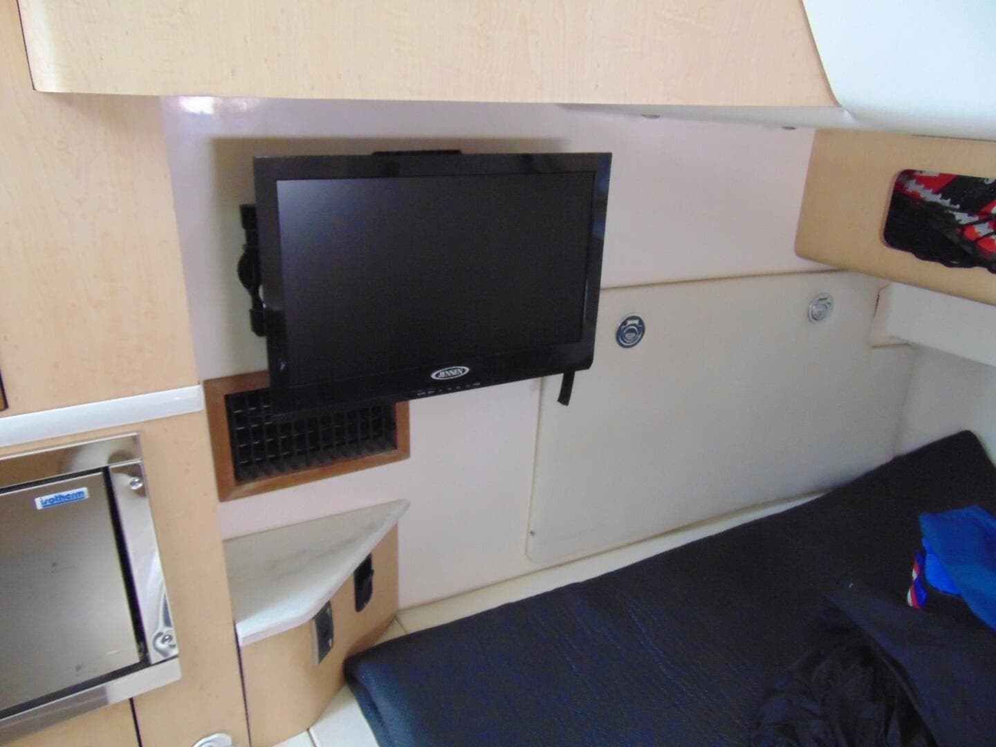 2013 Boston Whaler 370 Outrage