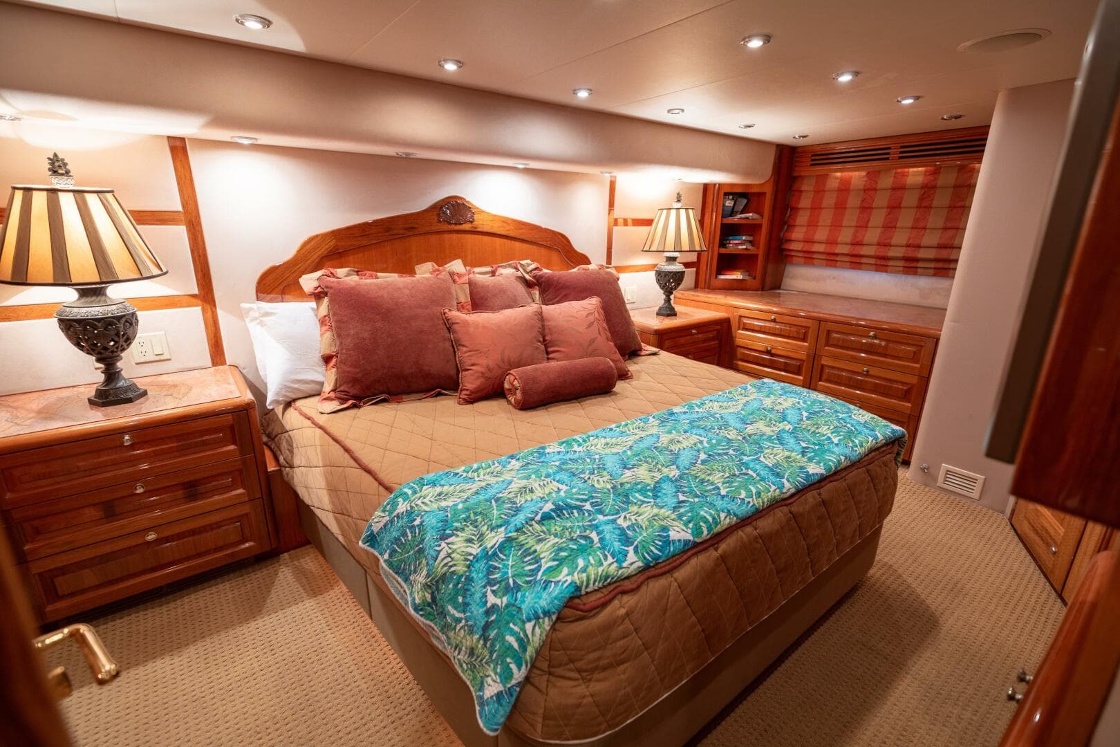 2005 Hatteras 68 Convertible- Master Stateroom 2