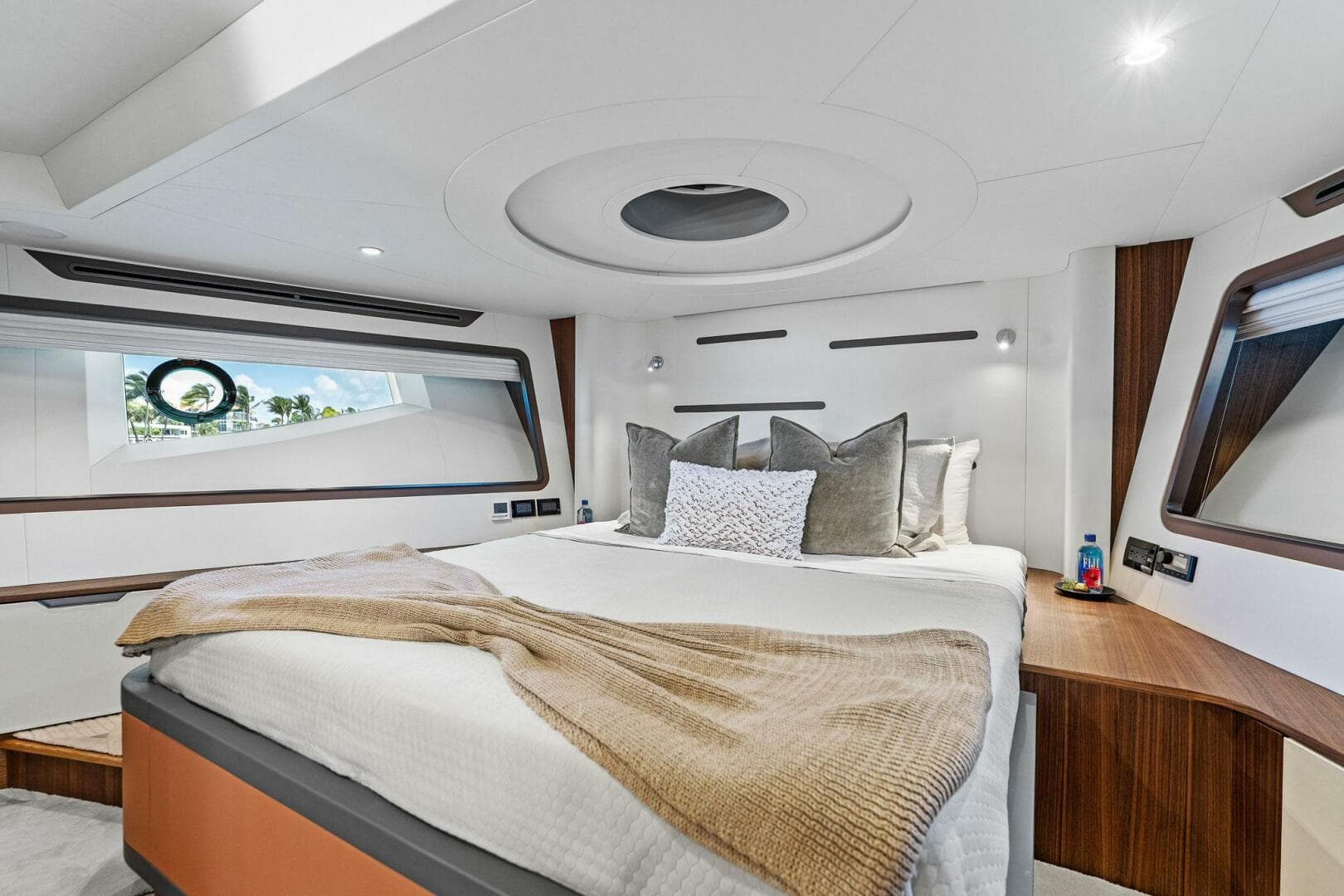 2024 Aquitalia Yachts Flybridge