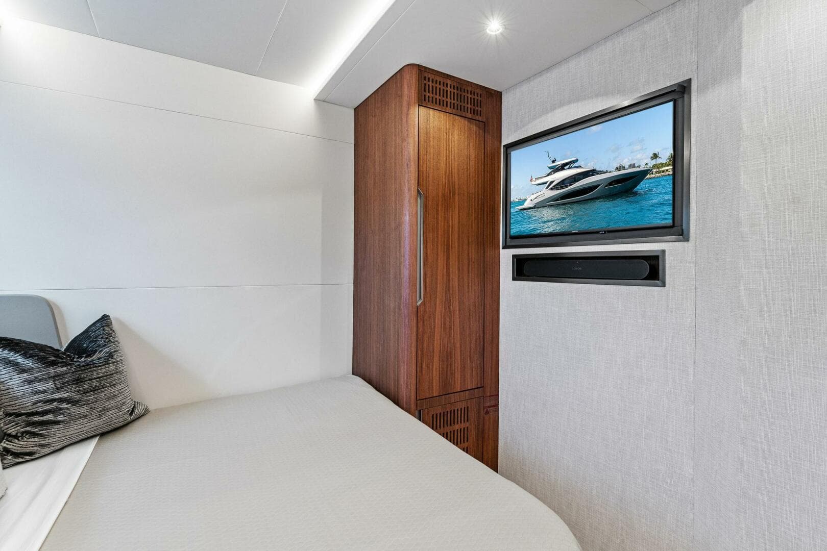 2024 Aquitalia Yachts Flybridge