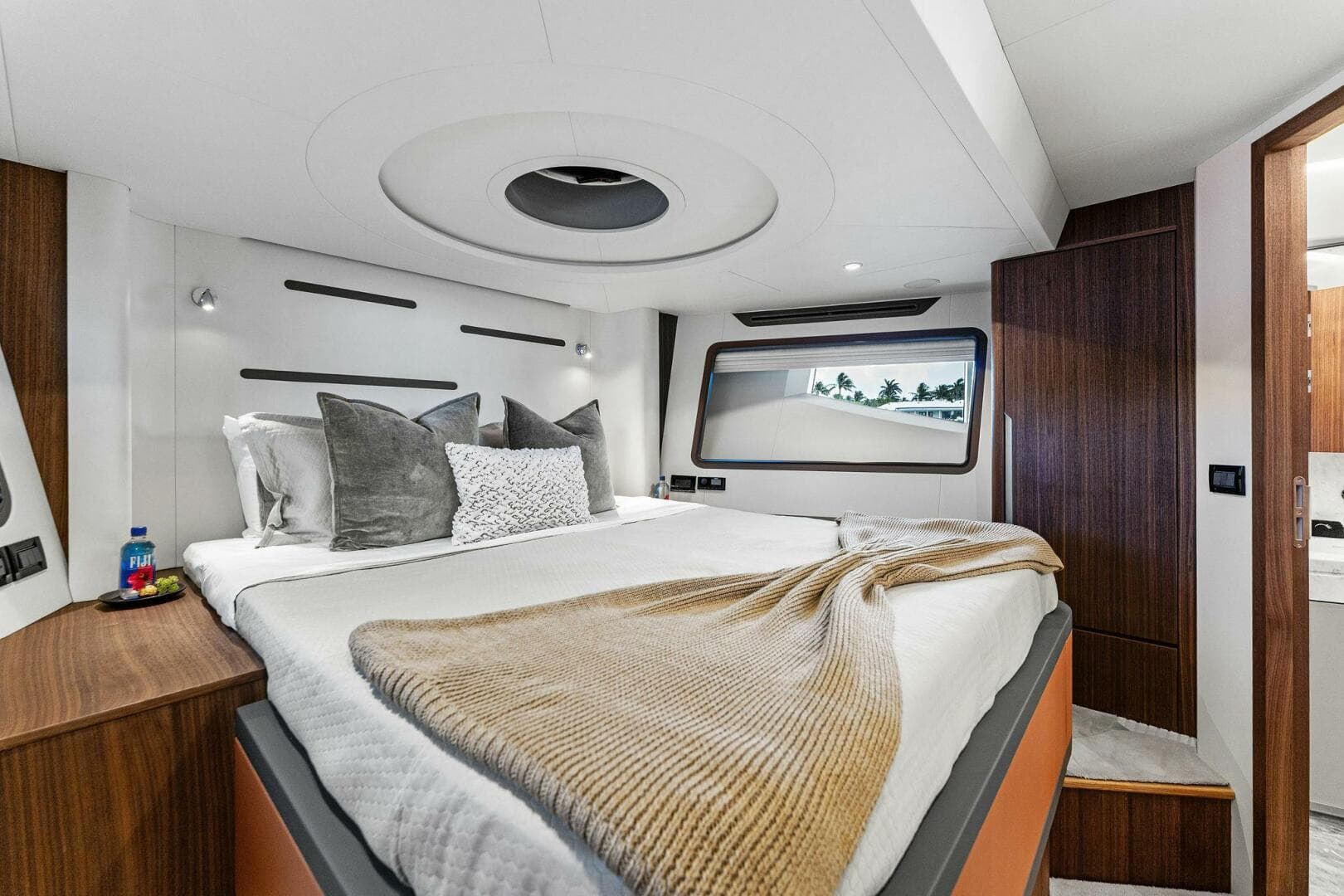 2024 Aquitalia Yachts Flybridge