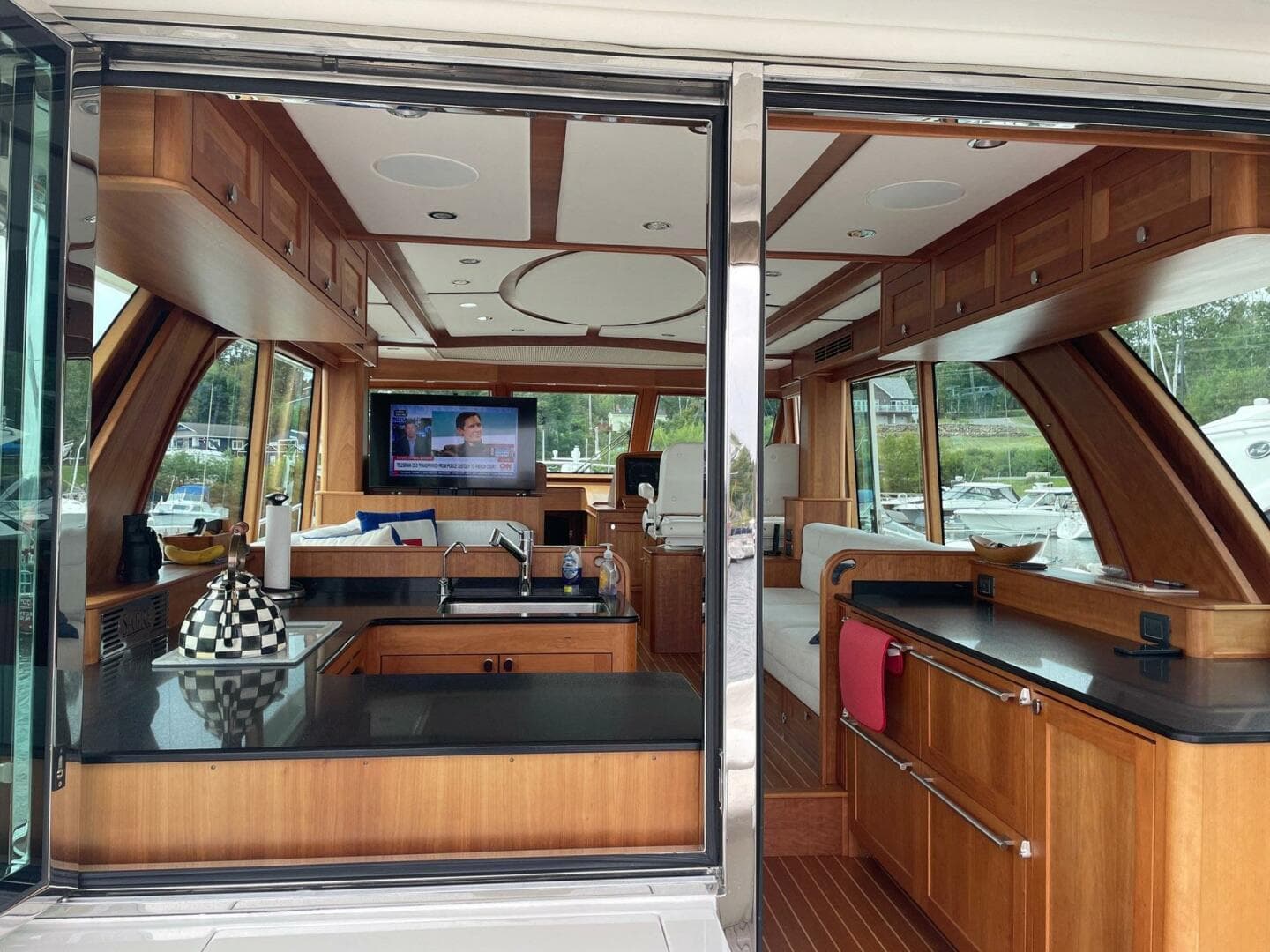 2021 Sabre 58 Salon Express