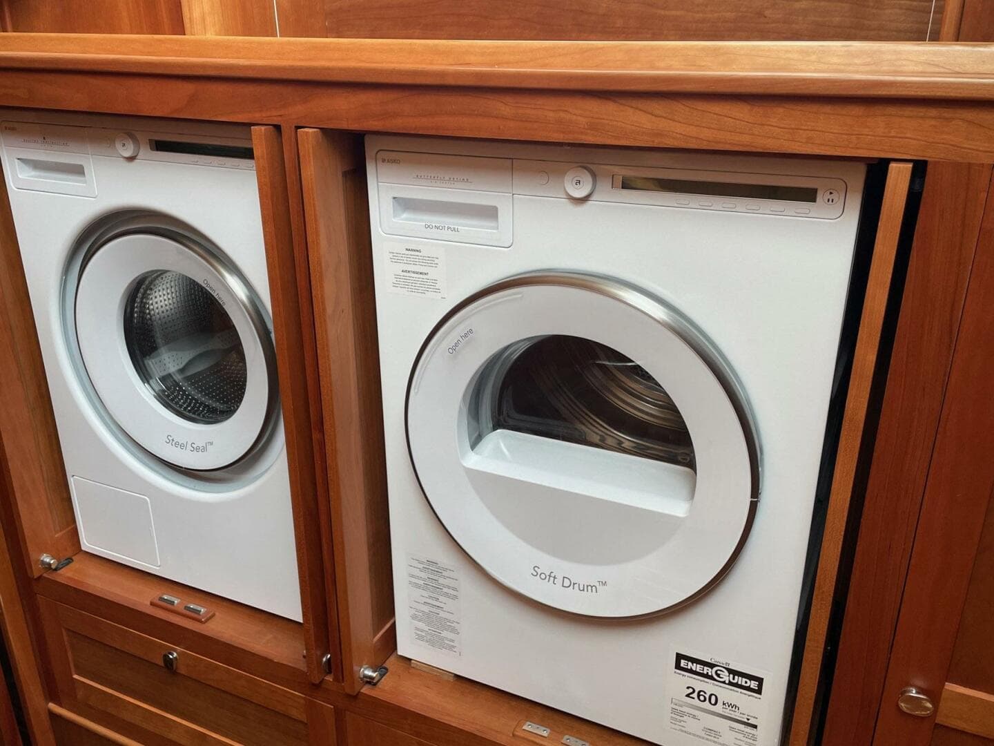 2021 Sabre 58 Salon Express