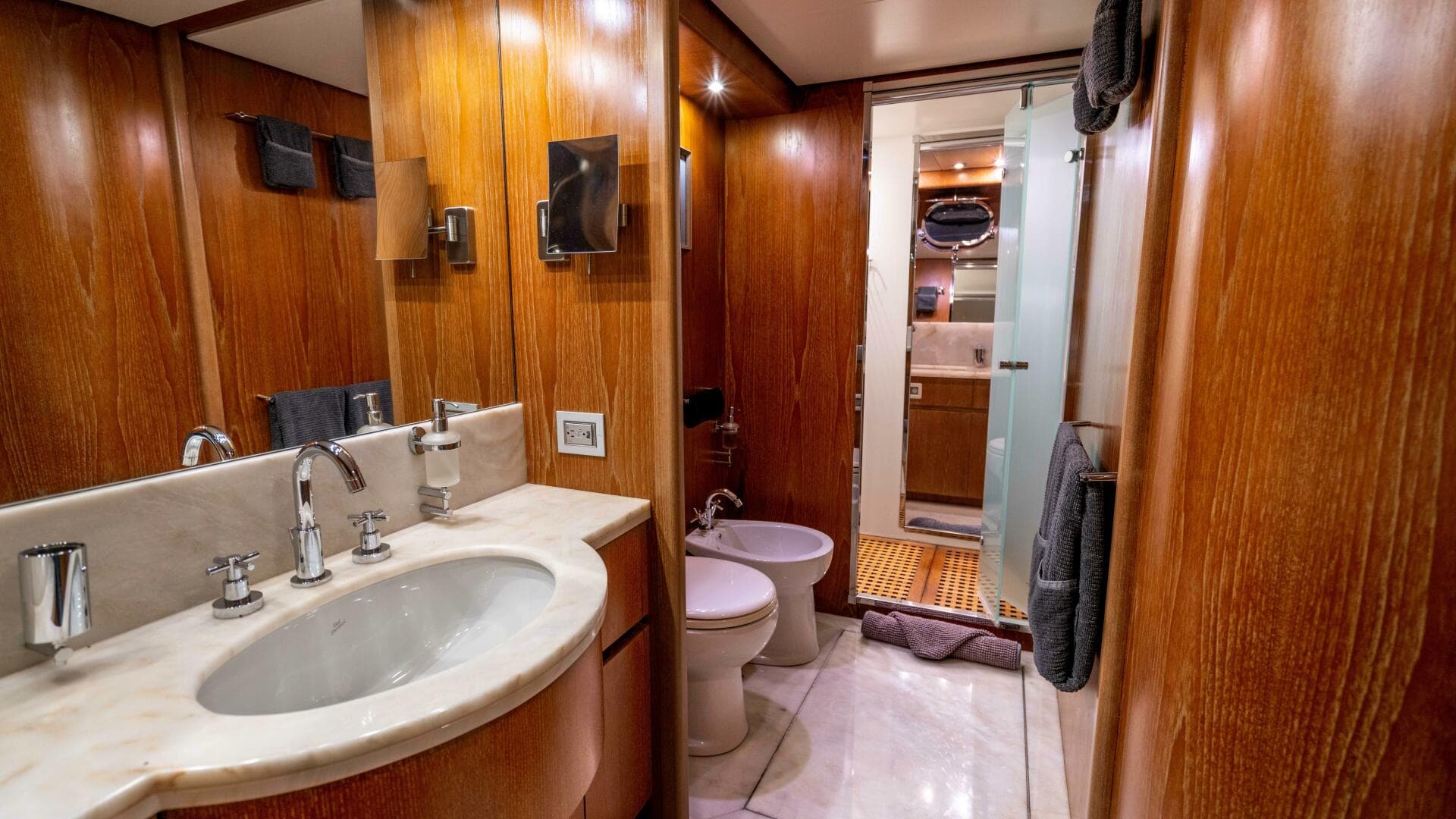 2005 Sanlorenzo SL82