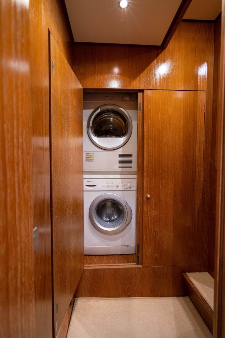 2005 Sanlorenzo SL82