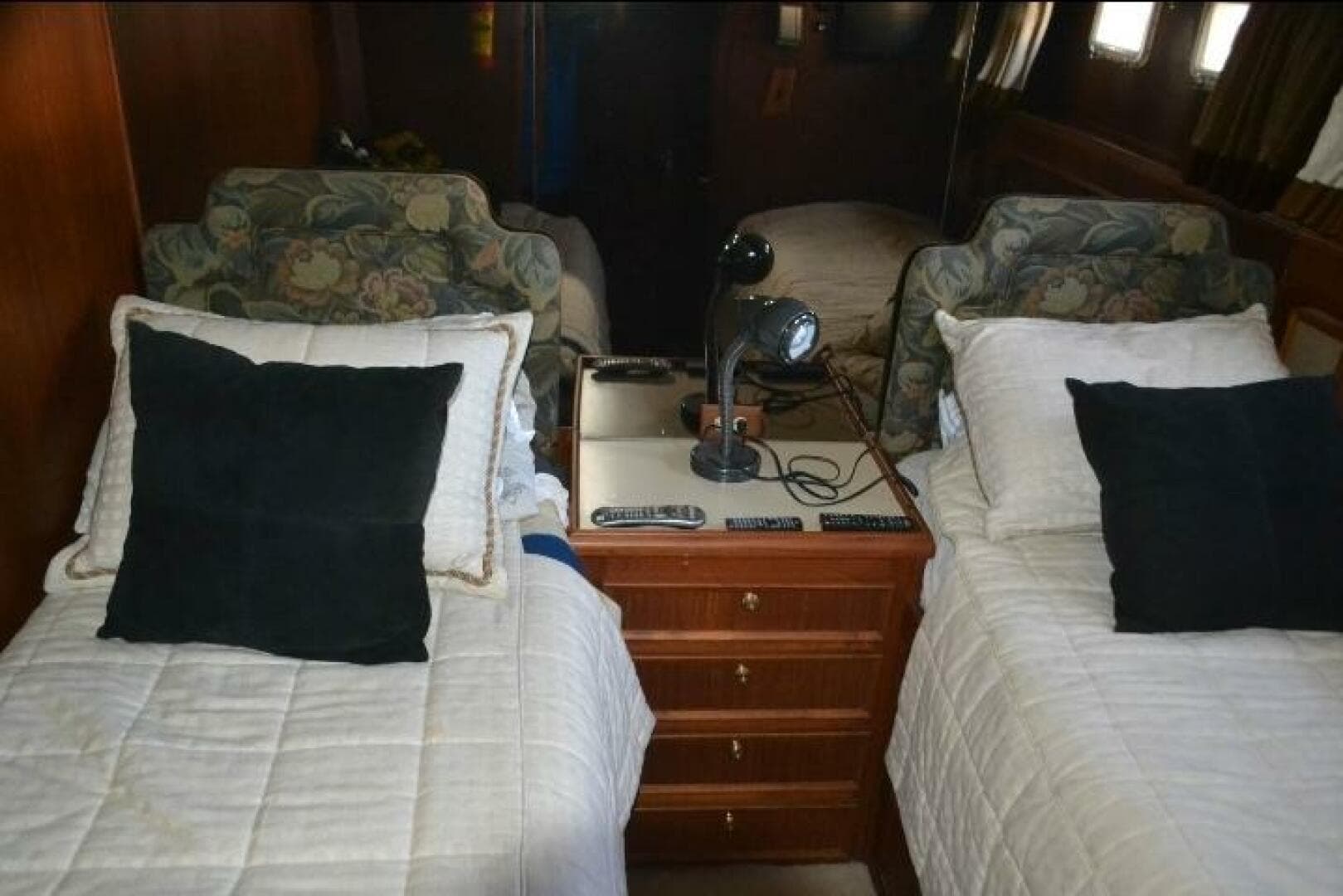 1984 Hatteras 53 Extended Deck Motor Yacht