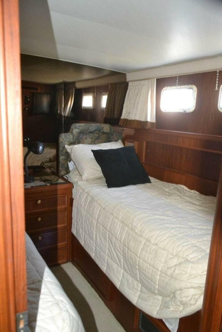 1984 Hatteras 53 Extended Deck Motor Yacht