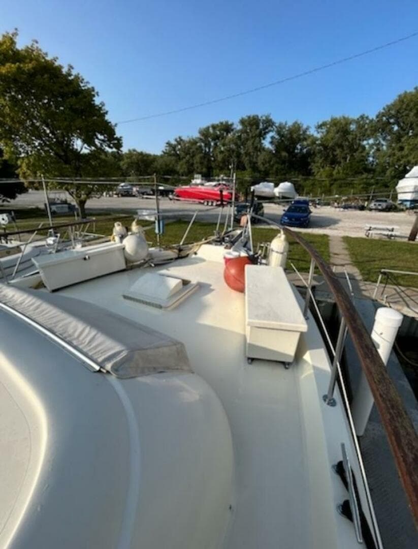 1984 Hatteras 53 Extended Deck Motor Yacht
