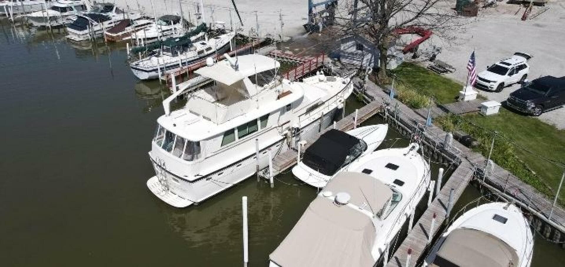 1984 Hatteras 53 Extended Deck Motor Yacht