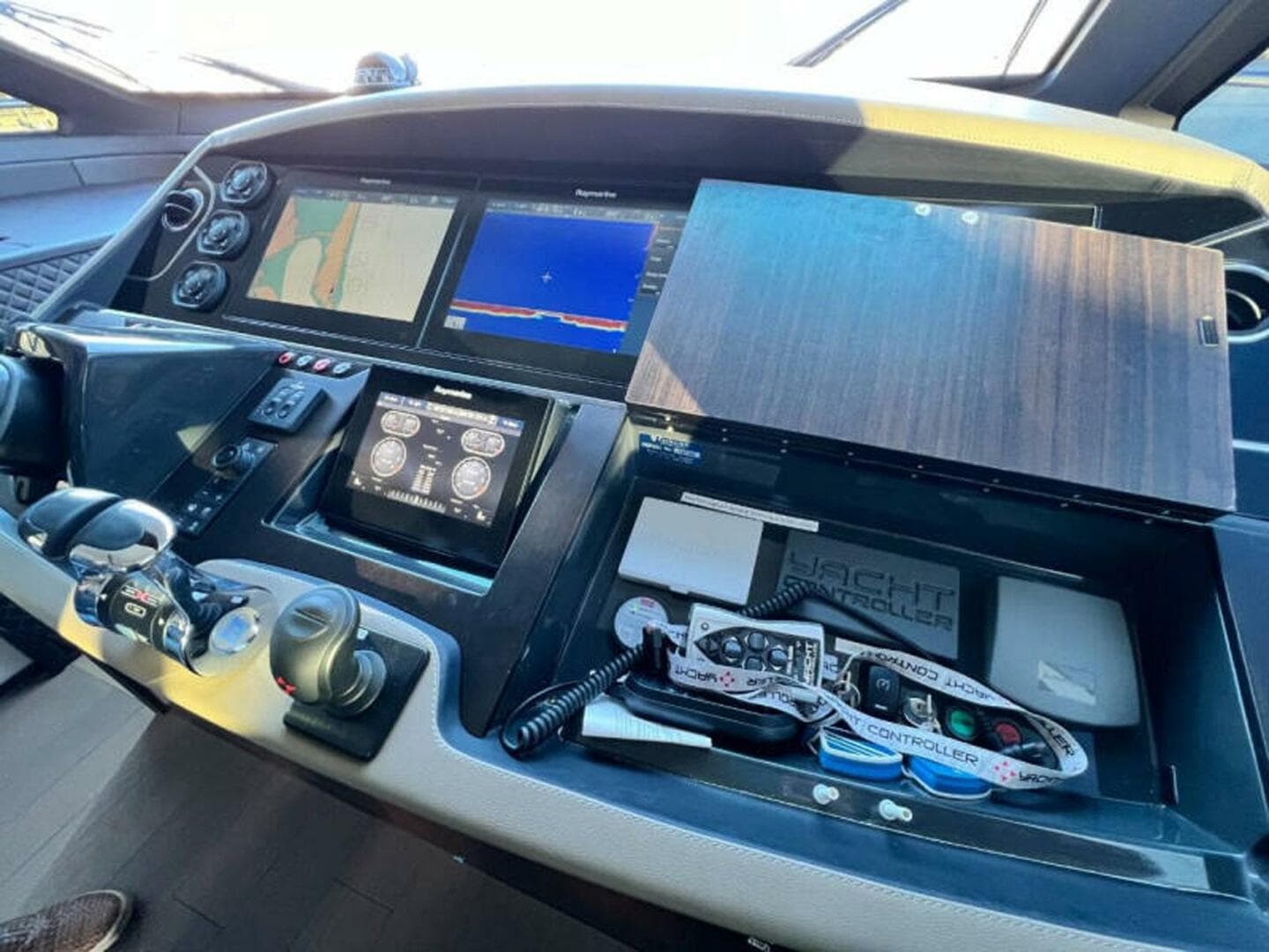 2020 Fairline Squadron