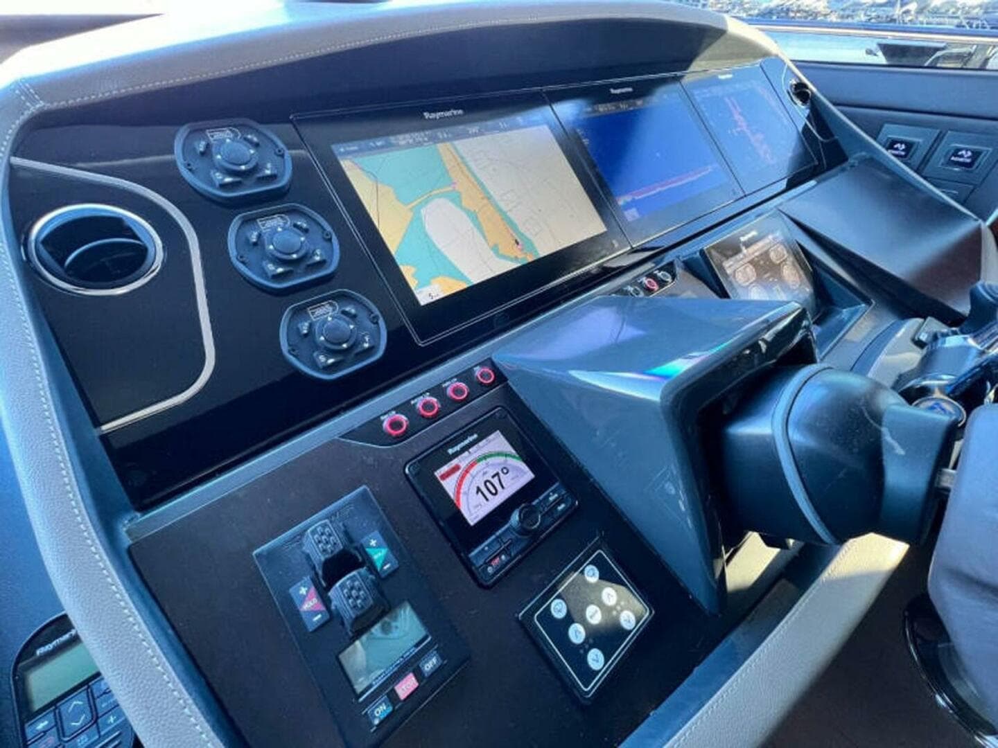 2020 Fairline Squadron