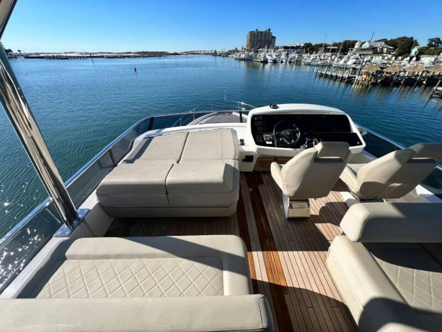 2020 Fairline Squadron