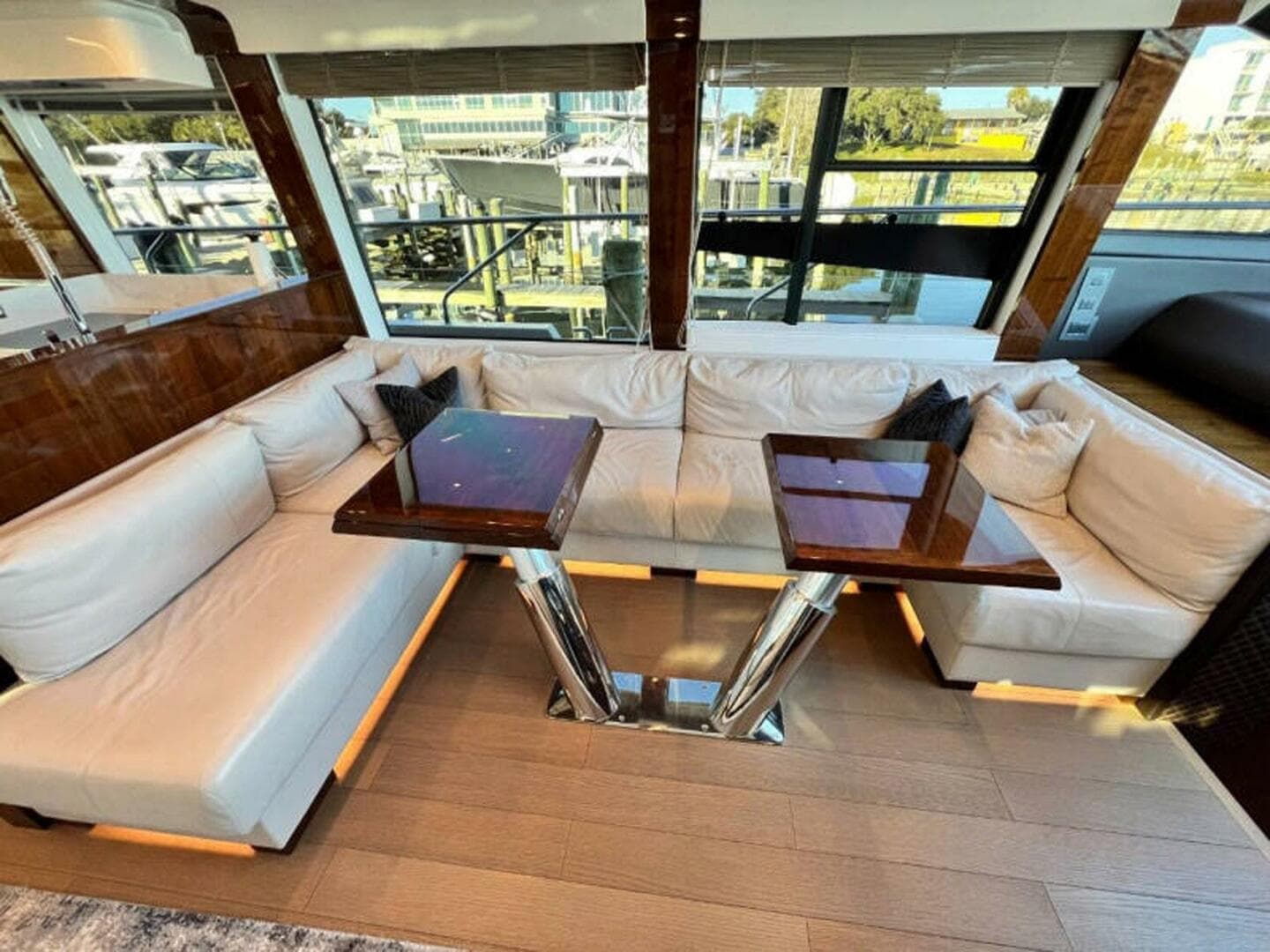 2020 Fairline Squadron